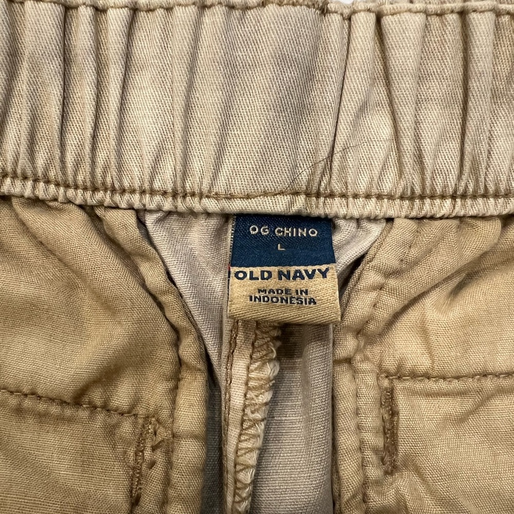 Old Navy Women's Khaki OG Chino Shorts - Picture 5 of 5